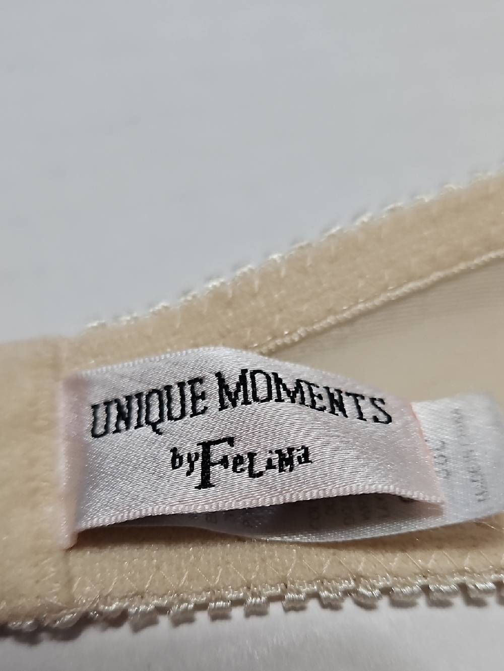 Unique Moments By Felina Sheer Lace Embroidered Underwire Bra in Nude Size 36C - Picture 4 of 9